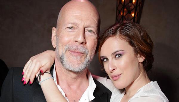 布鲁斯·威利斯(Bruce Willis)的女儿鲁默(Rumer)在新年到来之际庆祝她戒酒六年