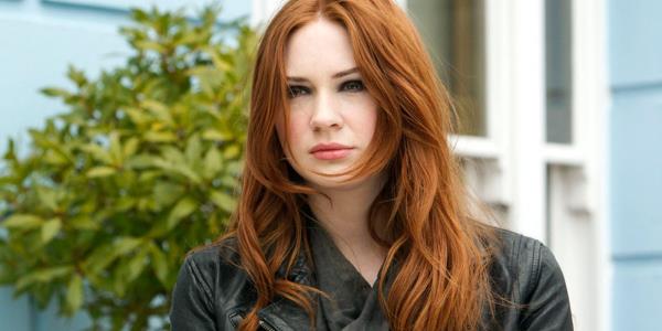 Amy Pond looking to the distance in Doctor Who